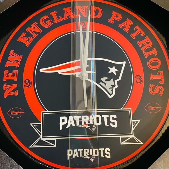 NWT NFL New England Patriots Wall Clock Bottle Cap! - Picture 6 of 7